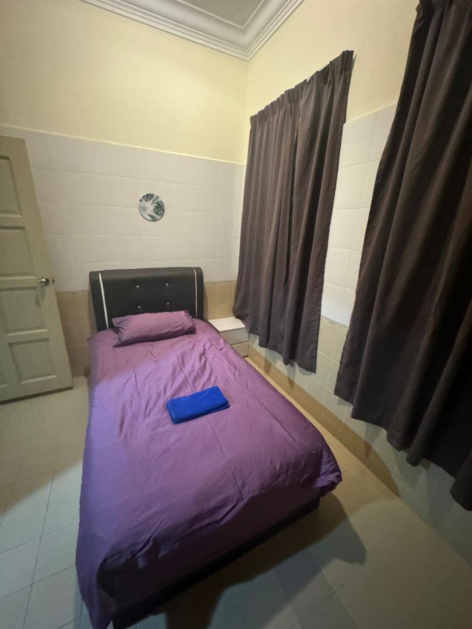 Momo Guest House Kuala Terengganu Exterior foto